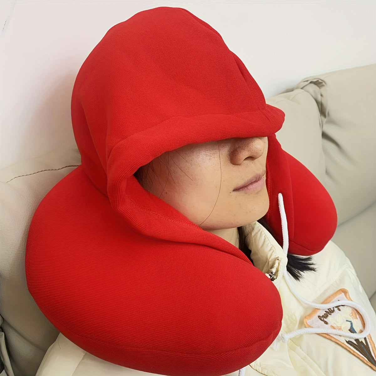 RestHood Nap Cushion™ Nackenkissen mit Kapuze